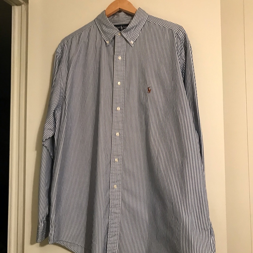 Ralph Lauren: Blue and white stripped shirt
